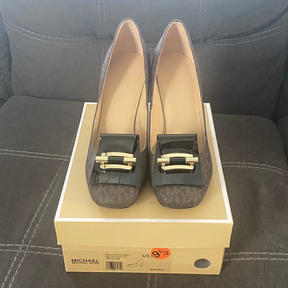 Michael Kors Black Women's Heels - Picture 1 of 5